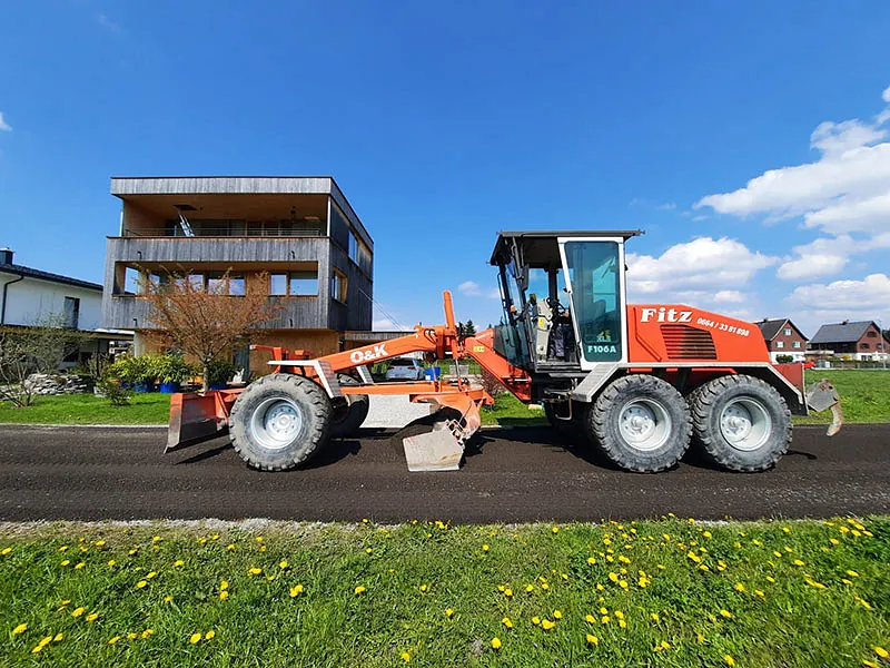 Erdbewegungen und Aushubarbeiten in Lustenau in Vorarlberg